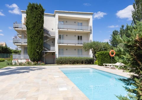 Property building, Swimming pool