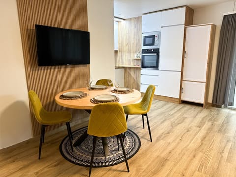 TV and multimedia, Dining area
