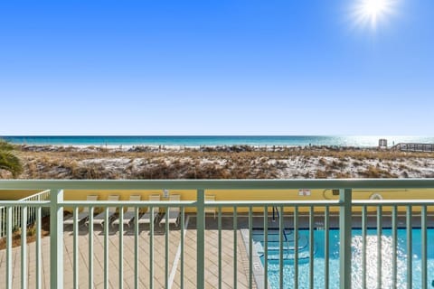 View (from property/room), Balcony/Terrace, Swimming pool