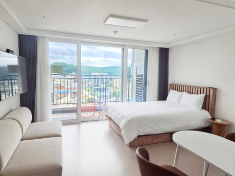 Bed, View (from property/room), Bedroom