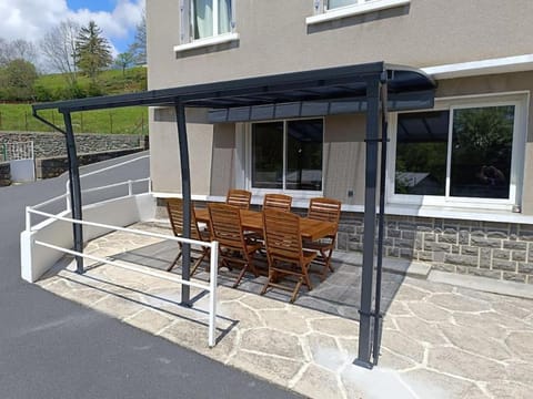 Maison l'hostal saura y roja Apartment in Saint-Flour