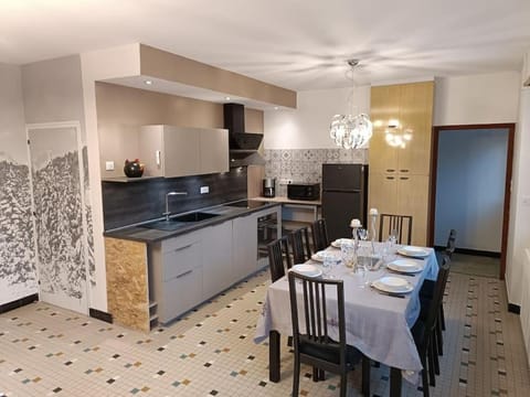 Maison l'hostal saura y roja Apartment in Saint-Flour