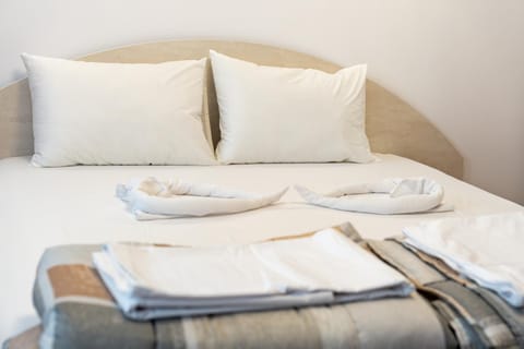 Bed, Photo of the whole room, towels