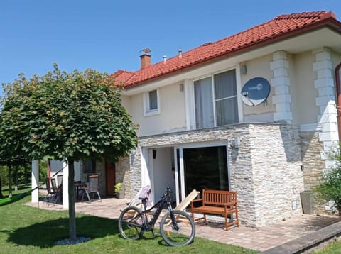 Property building, Garden, Cycling