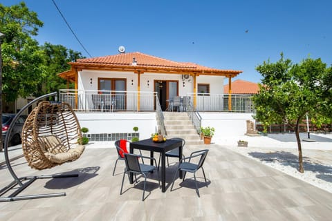 Maison Centrale Apartment in Limenaria