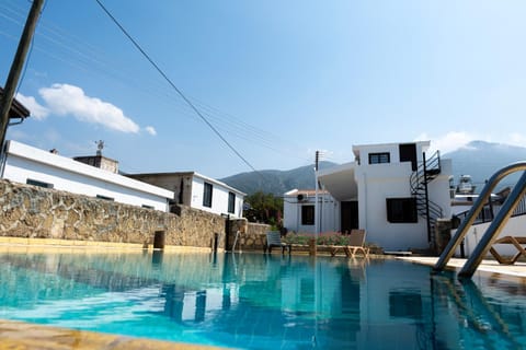 Mountain view, Swimming pool, sunbed