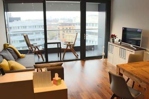 View (from property/room), Balcony/Terrace, Living room