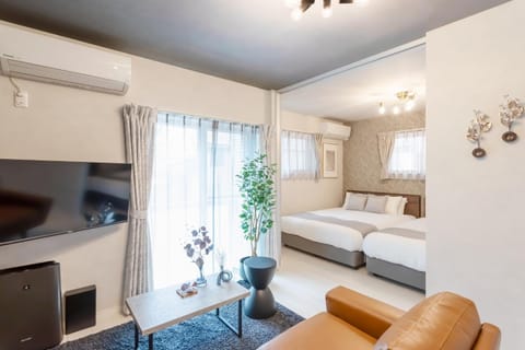 Bed, TV and multimedia, Living room, Bedroom