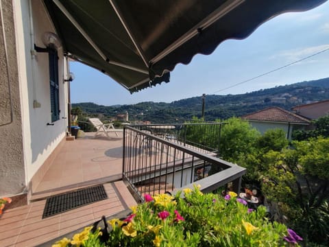 Balcony/Terrace, Garden view