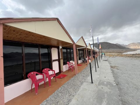 Property building, Day, Natural landscape, Seating area, Mountain view, Street view