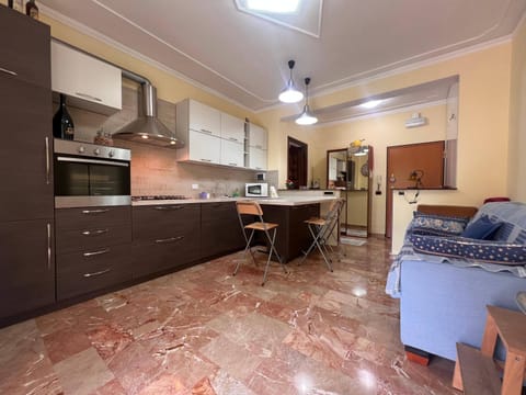 Living room, Dining area, oven, stove