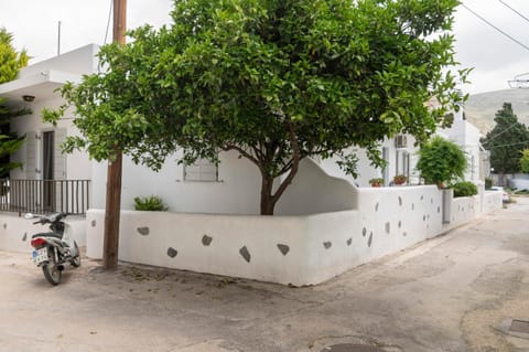 Neighbourhood, Street view