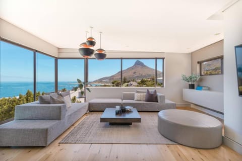 Amara 2 -Designer Penthouse with Solar Power Apartment hotel in Camps Bay