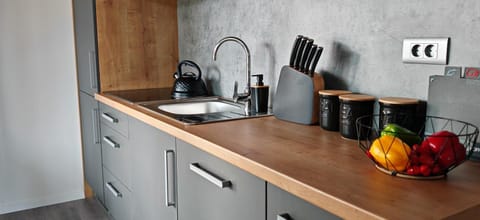 Coffee/tea facilities, dishwasher, kitchen