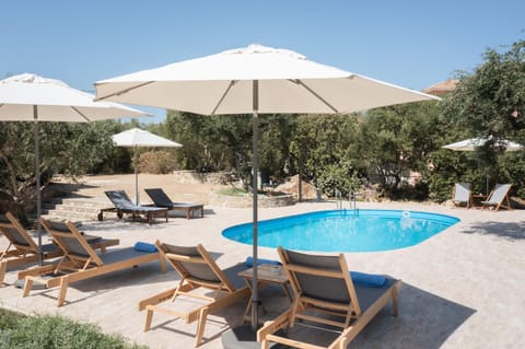 Day, Swimming pool, sunbed