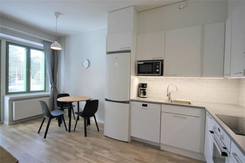 Kitchen or kitchenette, Dining area, dishwasher