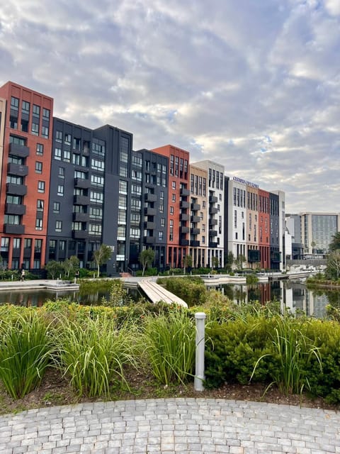 Property building, Day, Neighbourhood, Natural landscape, Location