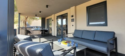 Patio, Balcony/Terrace, Seating area