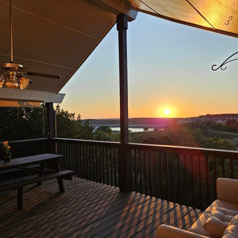 Balcony/Terrace, Lake view