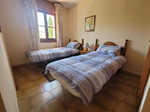 Casa Carmel, 2 bedroom, Lew Hoad Tennis club, Mijas By Casa del sol HR Apartment in Fuengirola