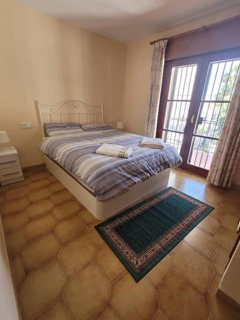 Casa Carmel, 2 bedroom, Lew Hoad Tennis club, Mijas By Casa del sol HR Apartment in Fuengirola