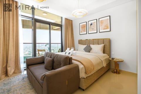 Bed, Seating area, Bedroom