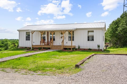 The Lodges at Eden Reserve - Cabins Near Ark Cabin in Williamstown