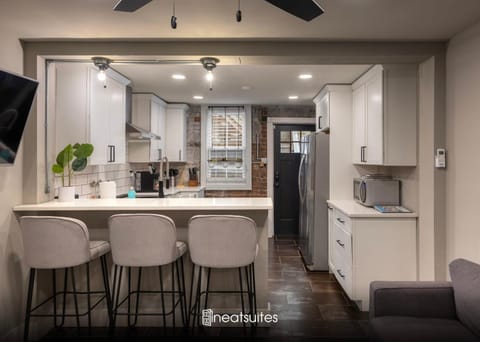 1BR Apt, Minutes to Downtown Cincy, Stadiums, Bars Apartment in Covington