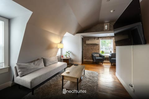 Close to Stadiums, Downtown Cincy, & more, 1BR Apt Apartment in Covington