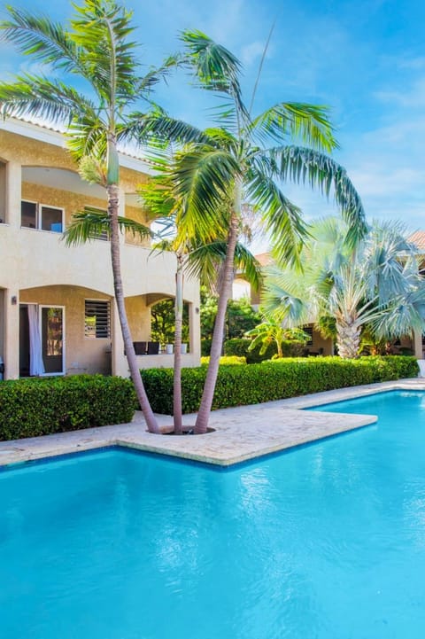 Property building, Day, Pool view, Swimming pool