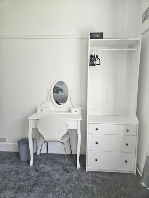 Stylish 2 bedroom town centre flat near beach Apartment in Bournemouth