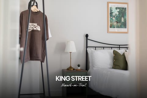 Gorgeous 2-bed Home in Newark on-Trent by Renzo, Free Parking, Brilliant Location! Apartment in Newark-on-Trent