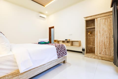 Bed, Photo of the whole room, Bedroom, wardrobe