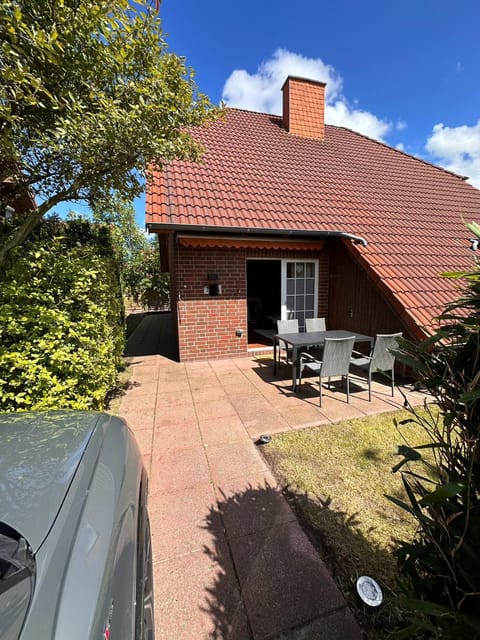 Property building, Balcony/Terrace, Parking