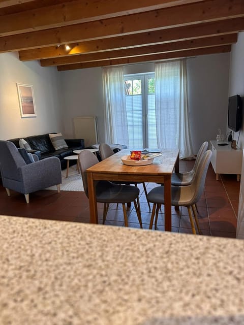 Balcony/Terrace, Living room, Dining area, Food