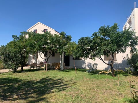 Property building, Restaurant/places to eat, Spring, Day, Garden, Garden view, ATM