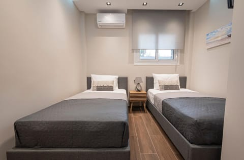 Bed, Photo of the whole room, Bedroom, air conditioner