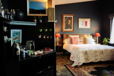 Bed, Kitchen or kitchenette, Photo of the whole room, Bedroom