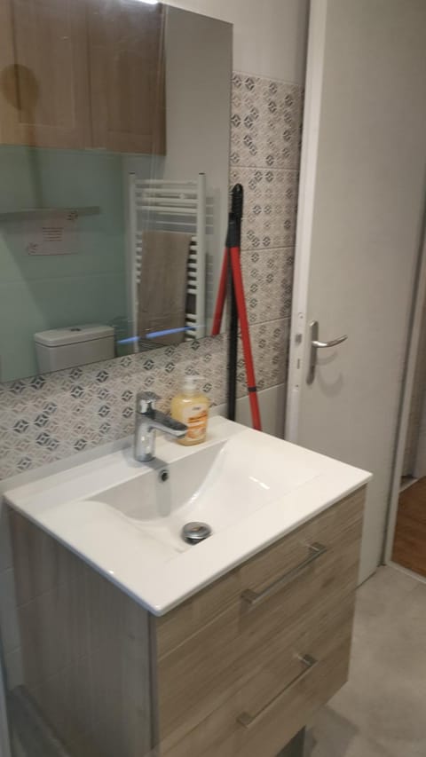 Studio la voie verte Wi-Fi, télé Apartment in Lorient