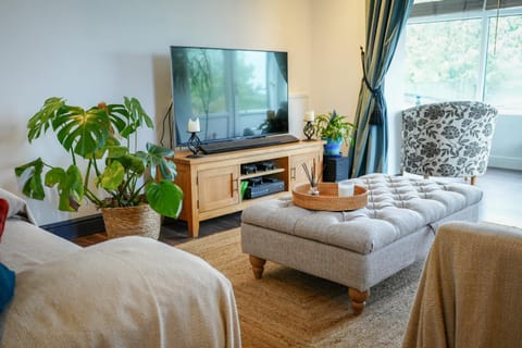 Communal lounge/ TV room, Living room