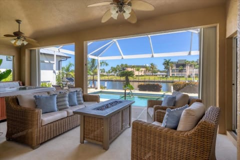 Patio, Balcony/Terrace, Seating area, Swimming pool