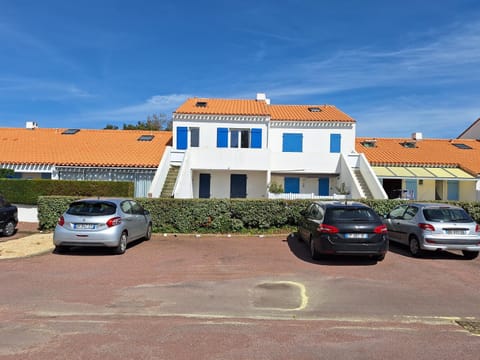 Property building, Parking