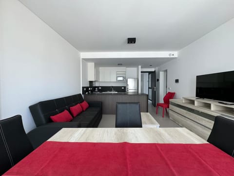 Communal lounge/ TV room, TV and multimedia, Dining area