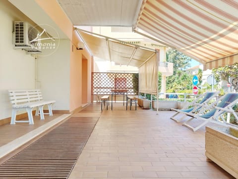 Patio, Day, Balcony/Terrace