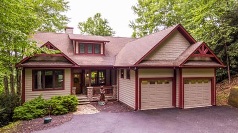 Lake Overlook House in Beech Mountain