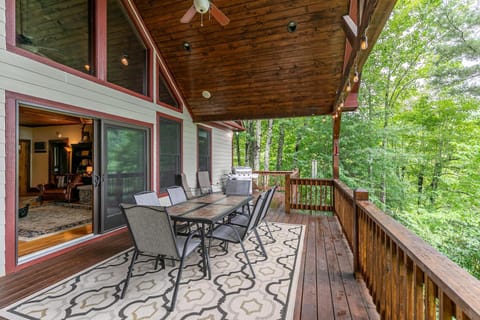Lake Overlook House in Beech Mountain