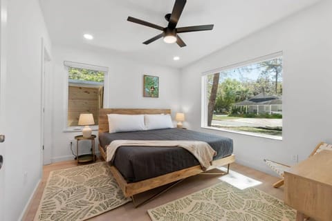 The Peaceful Puffin - New Modern 5 min to Town House in Saint Augustine