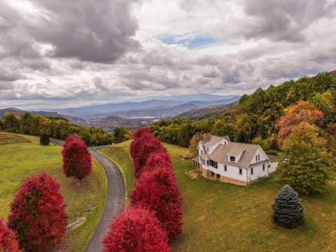Mountain Top at Linville Falls House in Tennessee