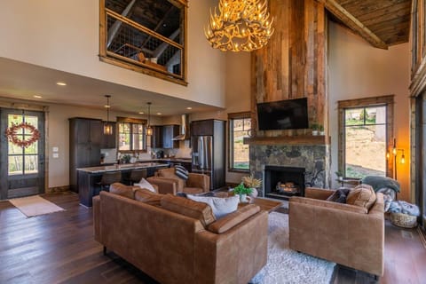 Gretta's Getaway at Eagles Nest House in Watauga