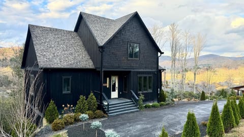 Maynard V at Elk Creek House in Banner Elk